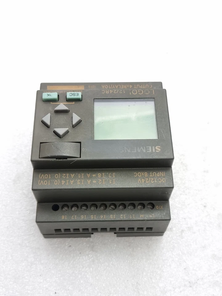 SIEMENS 6ED1052-1MD00-0BA6 LOGO LOGIC MODULE 12/24VDC (Display Problem)